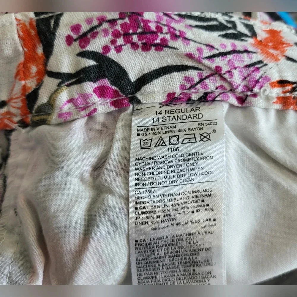 NWT Old Navy Girls Linen Blend Tropical Floral White Pink Green‎ Shorts Size 1